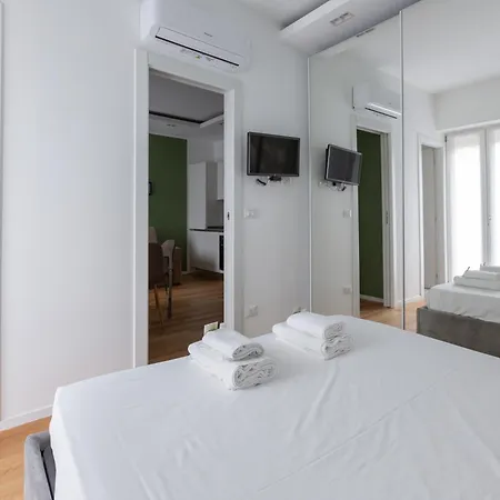 Lägenhet Easytopstay - Corso Sempione Modern Flat *