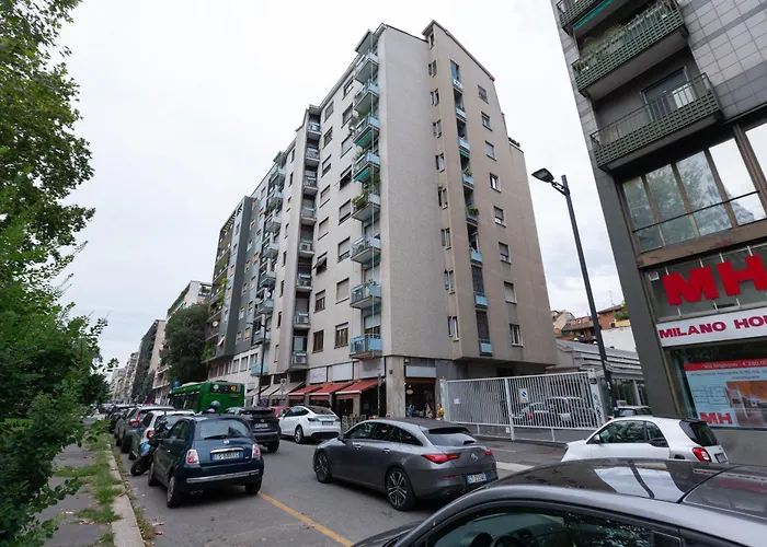 Apartament Easytopstay - Corso Sempione Modern Flat *