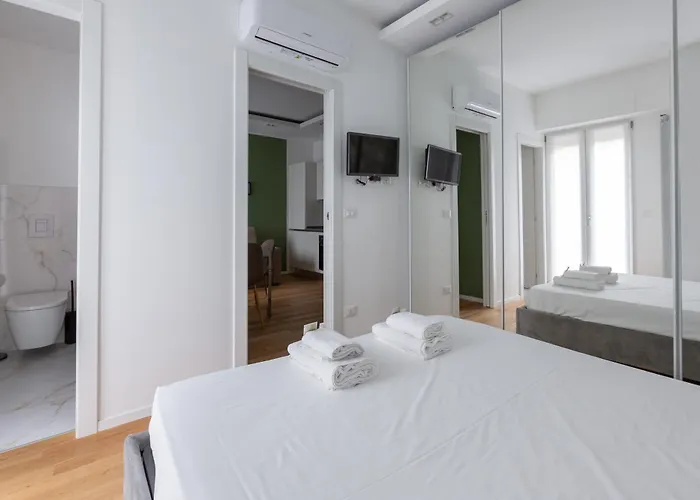 Apartament Easytopstay - Corso Sempione Modern Flat *