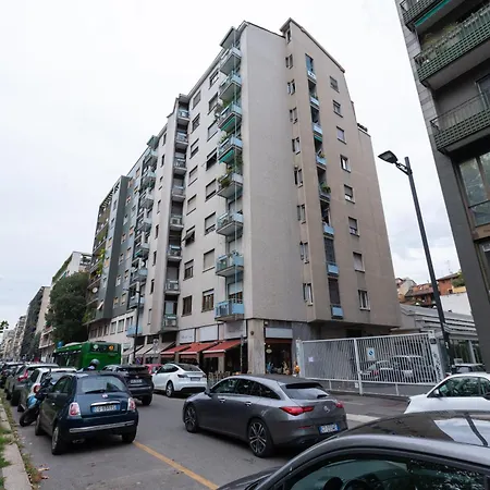 Lägenhet Corso Sempione Modern Flat *