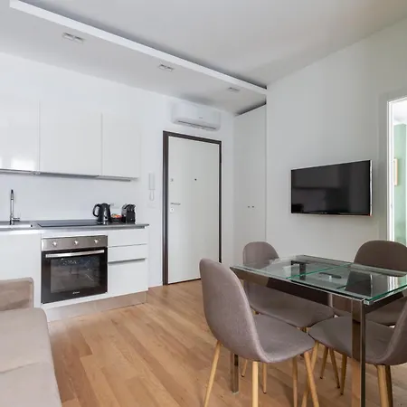 Easytopstay - Corso Sempione Modern Flat Apartmán