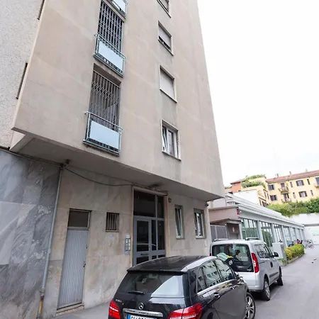 Corso Sempione Modern Flat